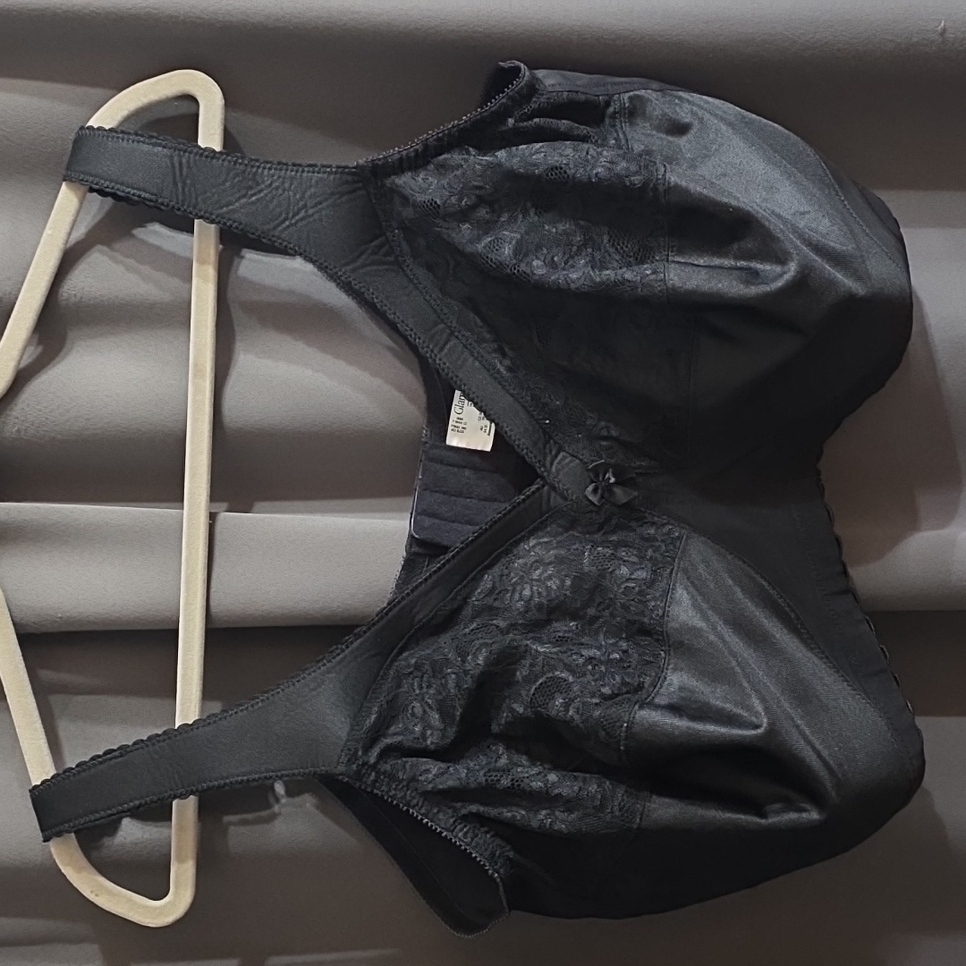 Glamorise Black Lacy Bra Wider Straps Unpadded No Underwire Light Support Sz 56d